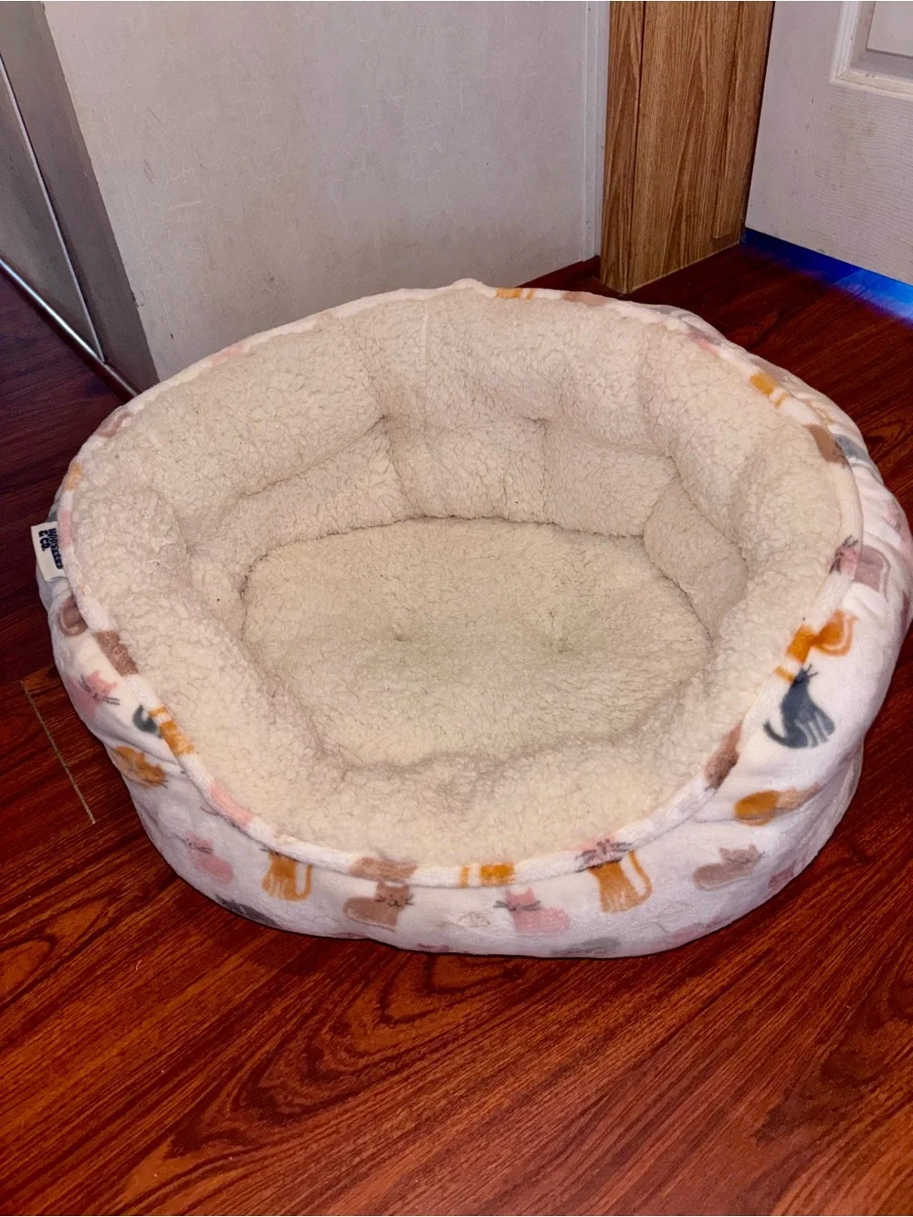 Cozy Plush Pet Bed with Cat Print - Cream Interior